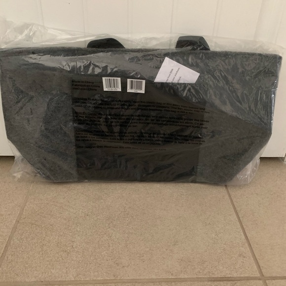 Travel Tote Bag NWT - Picture 5 of 6